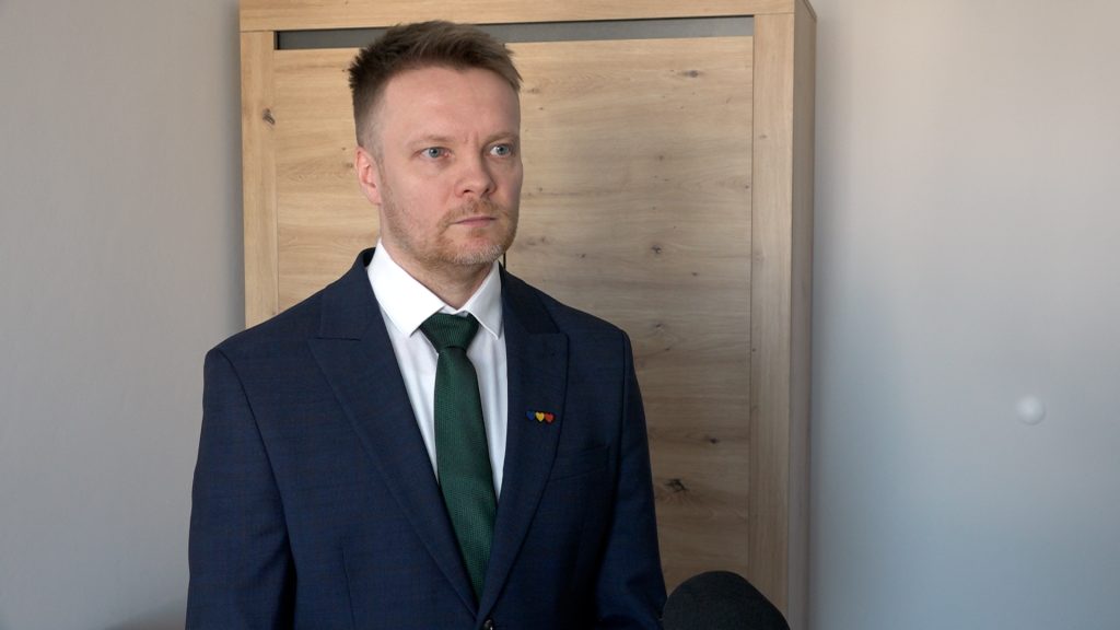 Młodzi opuszczający pieczę zastępczą i domy dziecka mają trudny start w dorosłość. Są bardziej narażeni na zadłużenie czy kryzys bezdomności